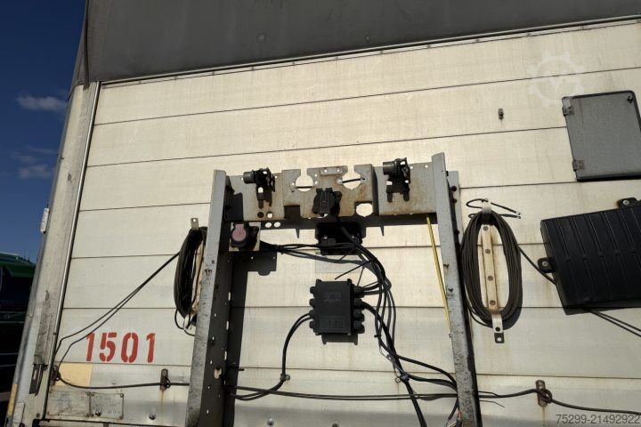 Öppen semitrailer med kapell Schmitz Cargobull S24/27 Plane / Swiss-Vehicle