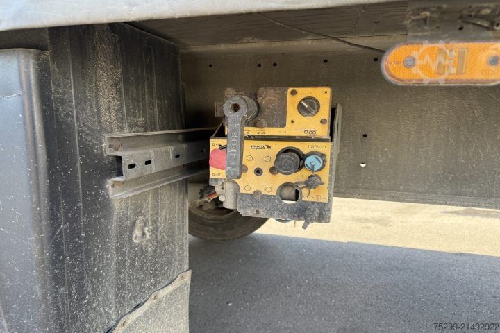 Öppen semitrailer med kapell Schmitz Cargobull S24/27 Plane / Swiss-Vehicle