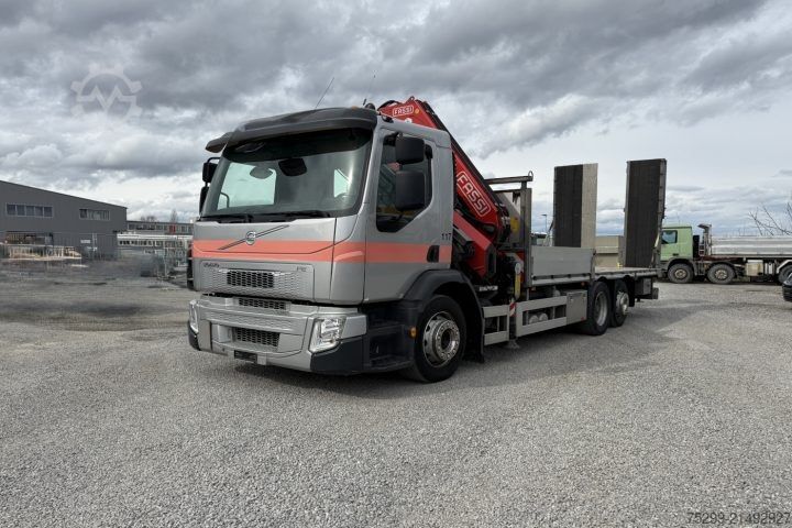 Lastbilsmonterad kran Volvo FE-320 6x2R Fassi 235 5-Fach