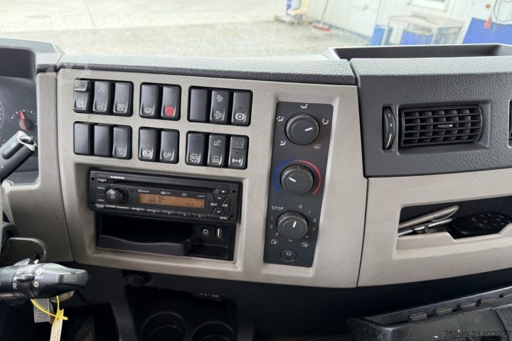 Lastbilsmonterad kran Volvo FE-320 6x2R Fassi 235 5-Fach