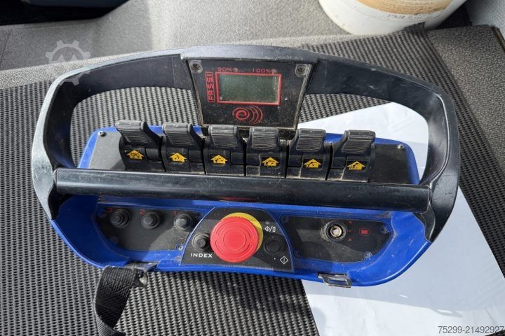 Lastbilsmonterad kran Volvo FE-320 6x2R Fassi 235 5-Fach