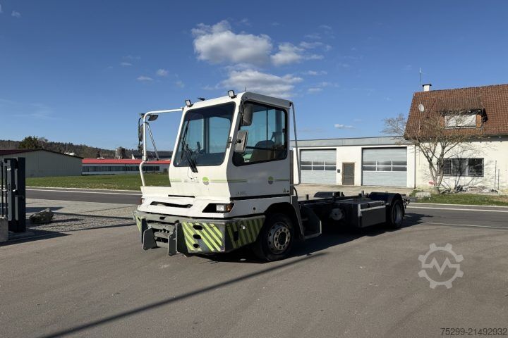Lastbilchassi  YT222 4x2 Chassis-Kabine / Swiss-Vehicle