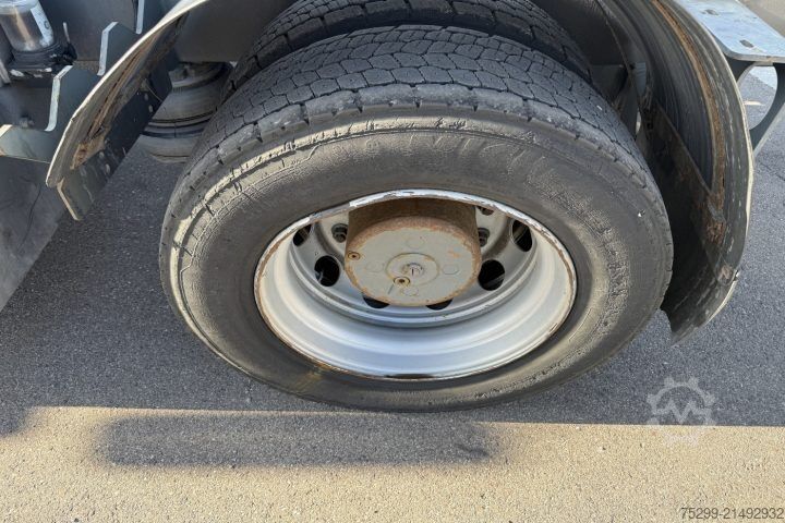 Lastbilchassi  YT222 4x2 Chassis-Kabine / Swiss-Vehicle