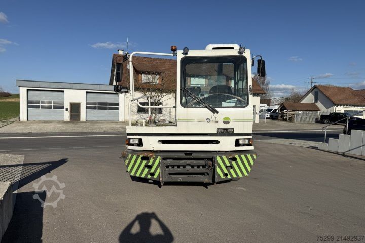 Lastbilchassi  YT222 4x2 Chassis-Kabine / Swiss-Vehicle