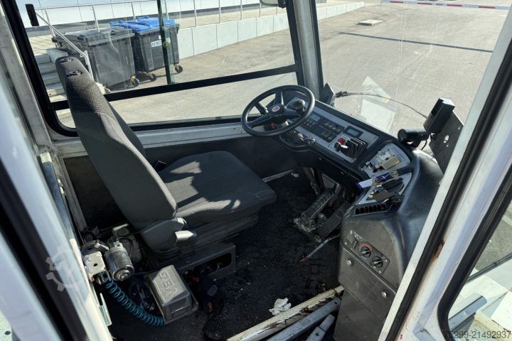 Lastbilchassi  YT222 4x2 Chassis-Kabine / Swiss-Vehicle