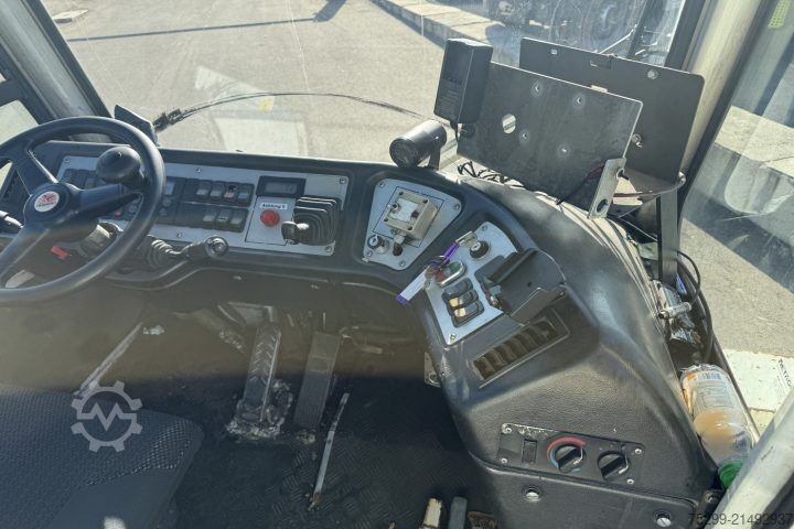 Lastbilchassi  YT222 4x2 Chassis-Kabine / Swiss-Vehicle