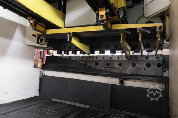 Foarfece hidraulice de ghilotină LVD OTSo 2100 x 25 mm CNC