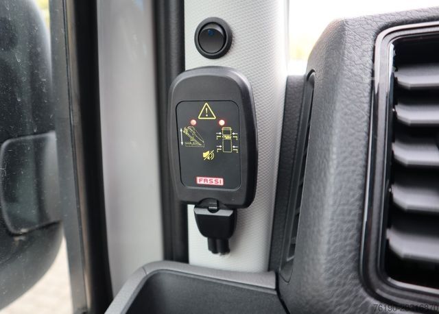 Pick-up varevogn VOLKSWAGEN Crafter 50 Doka Tiefpritsche +Kran (Fa. Schoon)