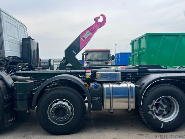 Kampós konténerszállító teherautó IVECO IVECO TRAKKER T-WAY AD540 NUOVO SCARRABILE