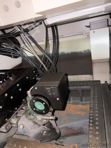 Hlubinná elektroerozivní obráběcí stroj (EDM) AGIE AGIECUT 270 SF+F HSS