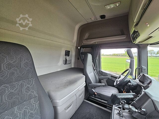 Standaard trekker SCANIA R410 HL SKIRTS NL-TRUCK