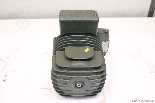 Gearmotor 0,07/0,27 kW 680/2900 o/min Mannesmann Demag 13/6 PF 8/2