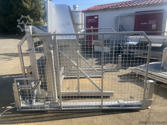 Volteador de bidones y cajas paletizables  