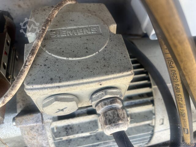 Volteador de bidones y cajas paletizables  