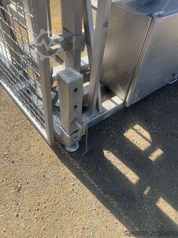 Volteador de bidones y cajas paletizables  