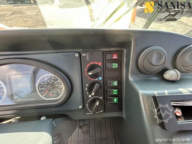 Volquete trilateral Hako M30/Multicar/Salzstreuer/3 S.Kipper/4x4