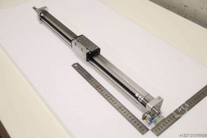 Accionamiento lineal Festo DGC  Hub 430 mm