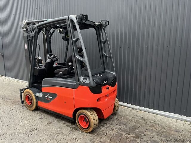 Electric 4-wheel forklift Linde E25L-02