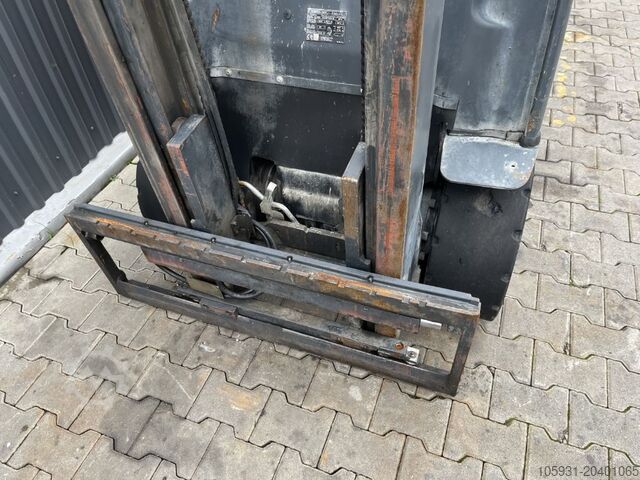 Electric 4-wheel forklift Linde E25H-01/600