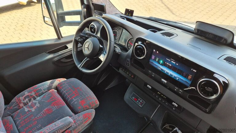 Minibus MERCEDES-BENZ 30 Sitzer Schul- Transferbus 519 Lagerfahrzeug