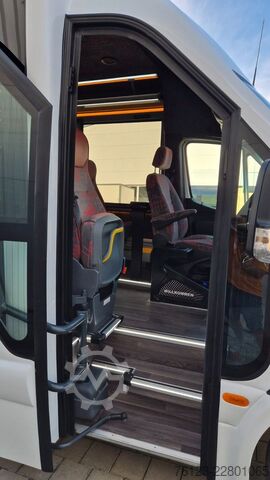 Minibus MERCEDES-BENZ 30 Sitzer Schul- Transferbus 519 Lagerfahrzeug