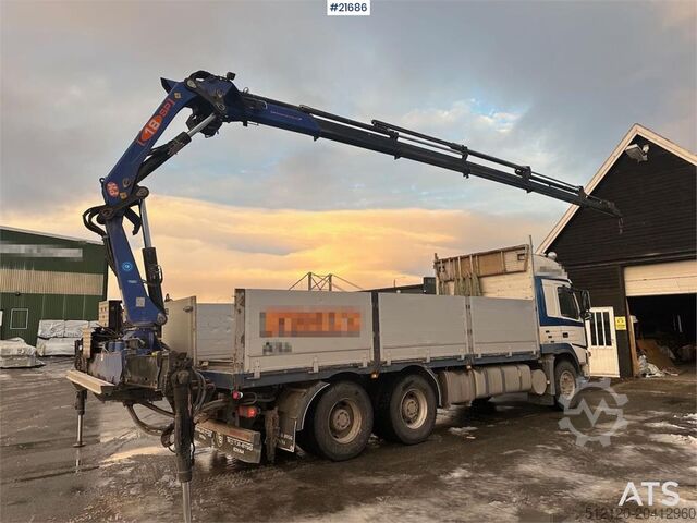 Vrachtwagen met kraan Volvo FM12 Globetrotter 6x4 crane truck w/ rear mounted