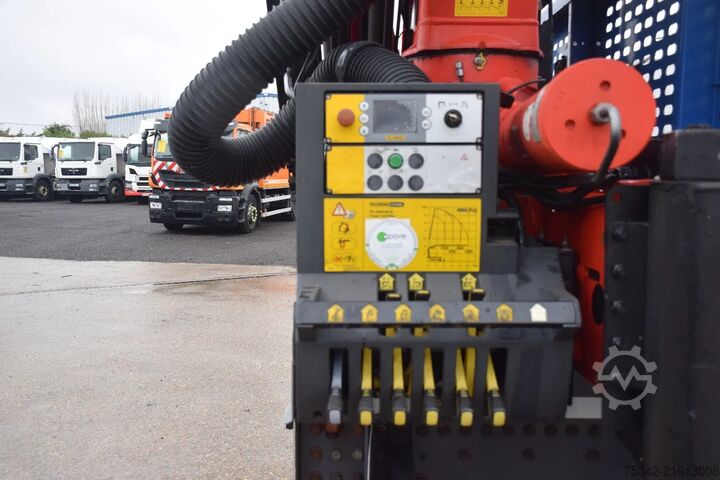 Laadplatform Renault C480 + Palfinger