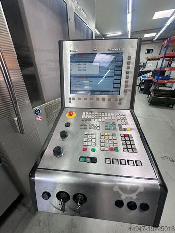 Vertical machining center DECKEL MAHO DMC 104 V