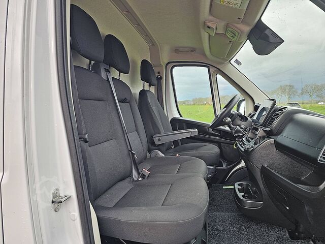 High-roof van FIAT DUCATO 2.2 L3H2 Navi Carplay!