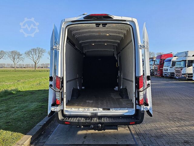 High-roof van FORD TRANSIT 2.0 L4H3 RWD Trekhaak