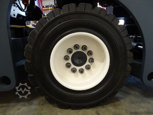 Firevejs sidelæsser Combilift C3000