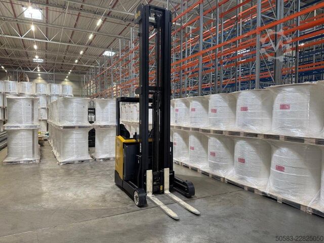 Tolóoszlopos targoncá Yale MR16 - TRIPLEX - 10,5M - 718 mth