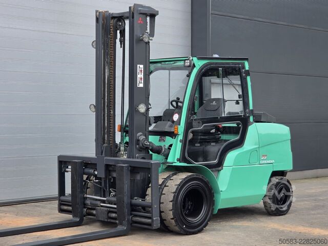 Dízelüzemű targoncá Mitsubishi FD55NT
