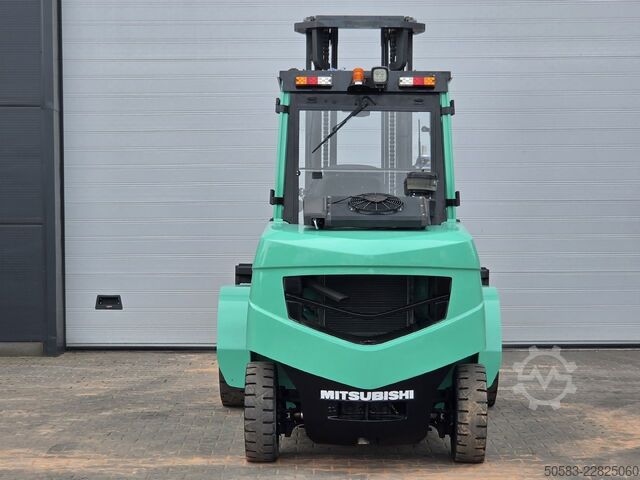 Dízelüzemű targoncá Mitsubishi FD55NT