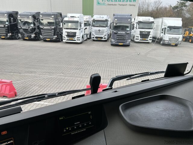 Standard tractor Volvo FH 460 Globetrotter / Dynamic Steering / 2 Tank...