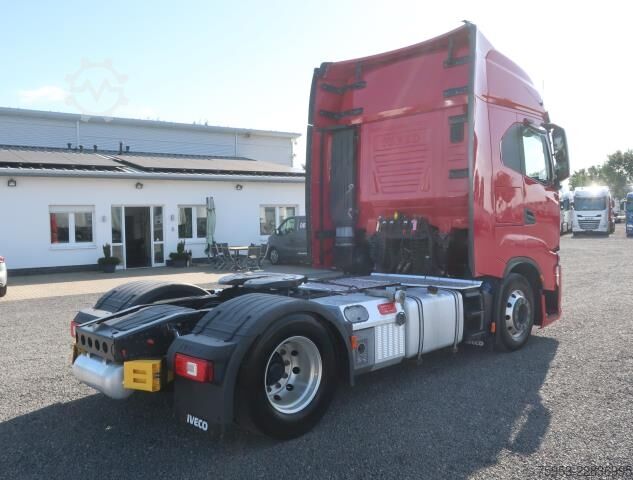 Standard nyergesvontató Iveco S-Way 460 Intrader Kompressor Standklima