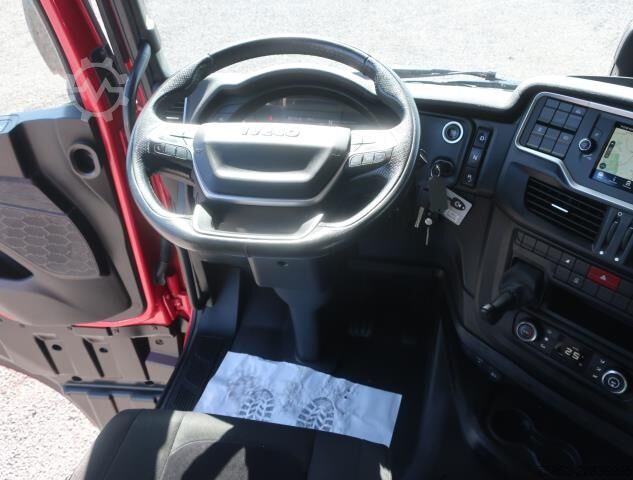 Standard nyergesvontató Iveco S-Way 460 Intrader Kompressor Standklima