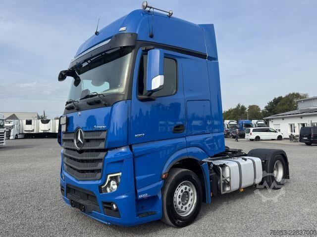 Standard nyergesvontató Mercedes-Benz 1851 LS Actros Gigaspace 2 x PTO Retarder Standkli