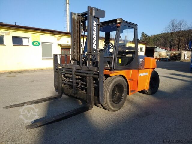 Čtyřkolový vysokozdvižný vozík DOOSAN D90S-5 / 9 ton
