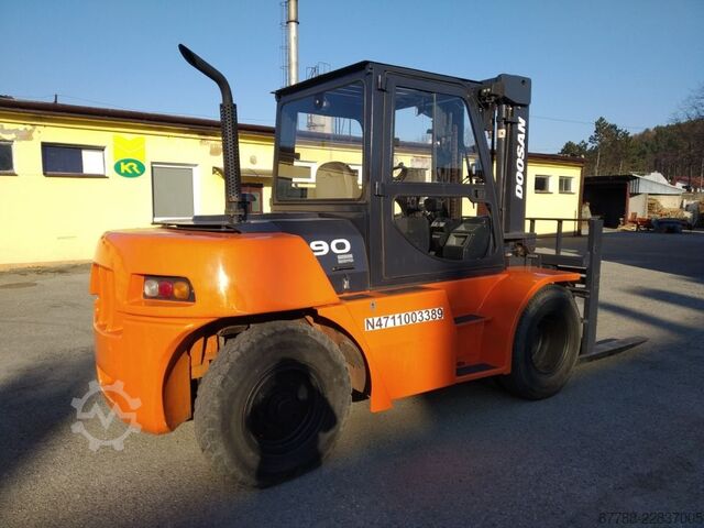 Čtyřkolový vysokozdvižný vozík DOOSAN D90S-5 / 9 ton