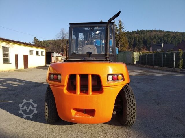 Čtyřkolový vysokozdvižný vozík DOOSAN D90S-5 / 9 ton