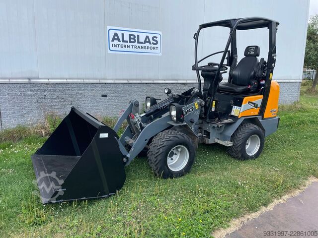 Lader Giant G1500 Xtra met SPER en kenteken