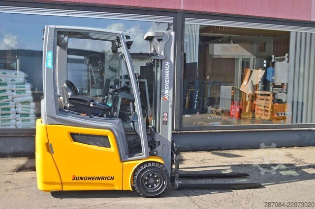 Empilhador Jungheinrich EFG215 Batterie Bj2023