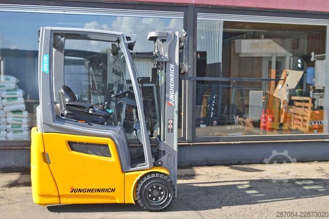 Empilhador Jungheinrich EFG215 Batterie Bj2023