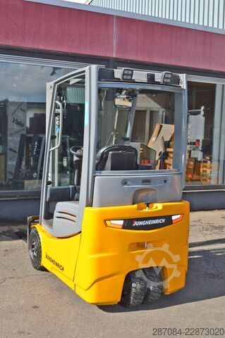 Empilhador Jungheinrich EFG215 Batterie Bj2023