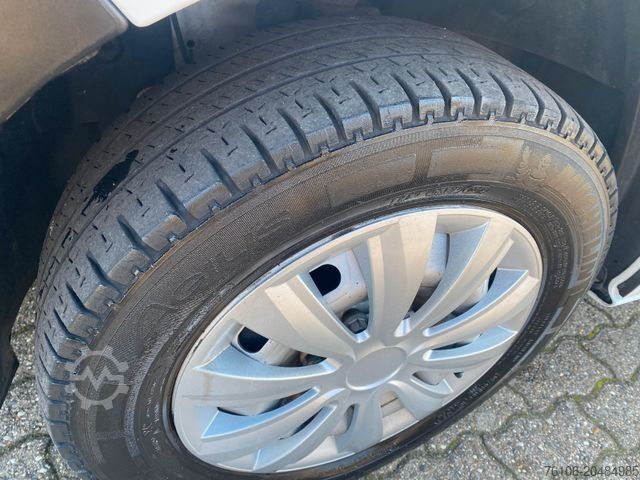 Dobozos furgon OPEL Vivaro B Kastenwagen L1H1 2,7t*Ahk*90 tkm *