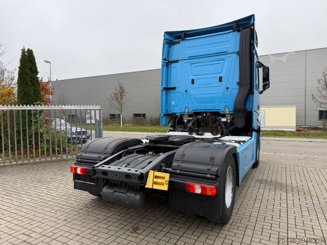 Standard SZM MERCEDES-BENZ Actros 1851 LS/Retarder/2xTank/StreamSpace