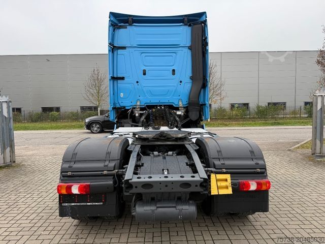 Standard SZM MERCEDES-BENZ Actros 1851 LS/Retarder/2xTank/StreamSpace