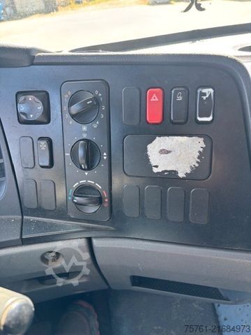 Curtain sider van MERCEDES-BENZ 818L    LBW  PMK2