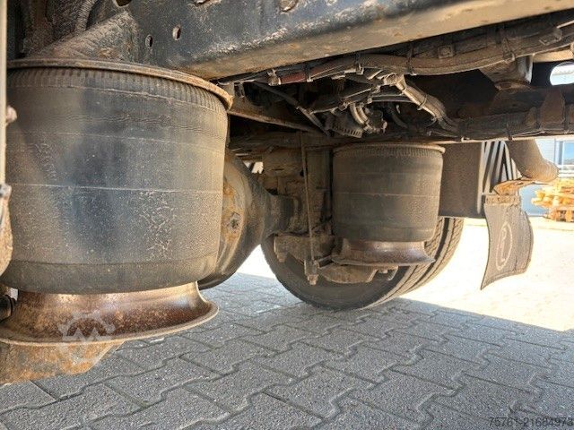 Curtain sider van MERCEDES-BENZ 818L    LBW  PMK2